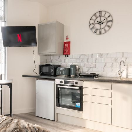 Cosy Cardiff Apartments - Garden Lounge Exteriör bild