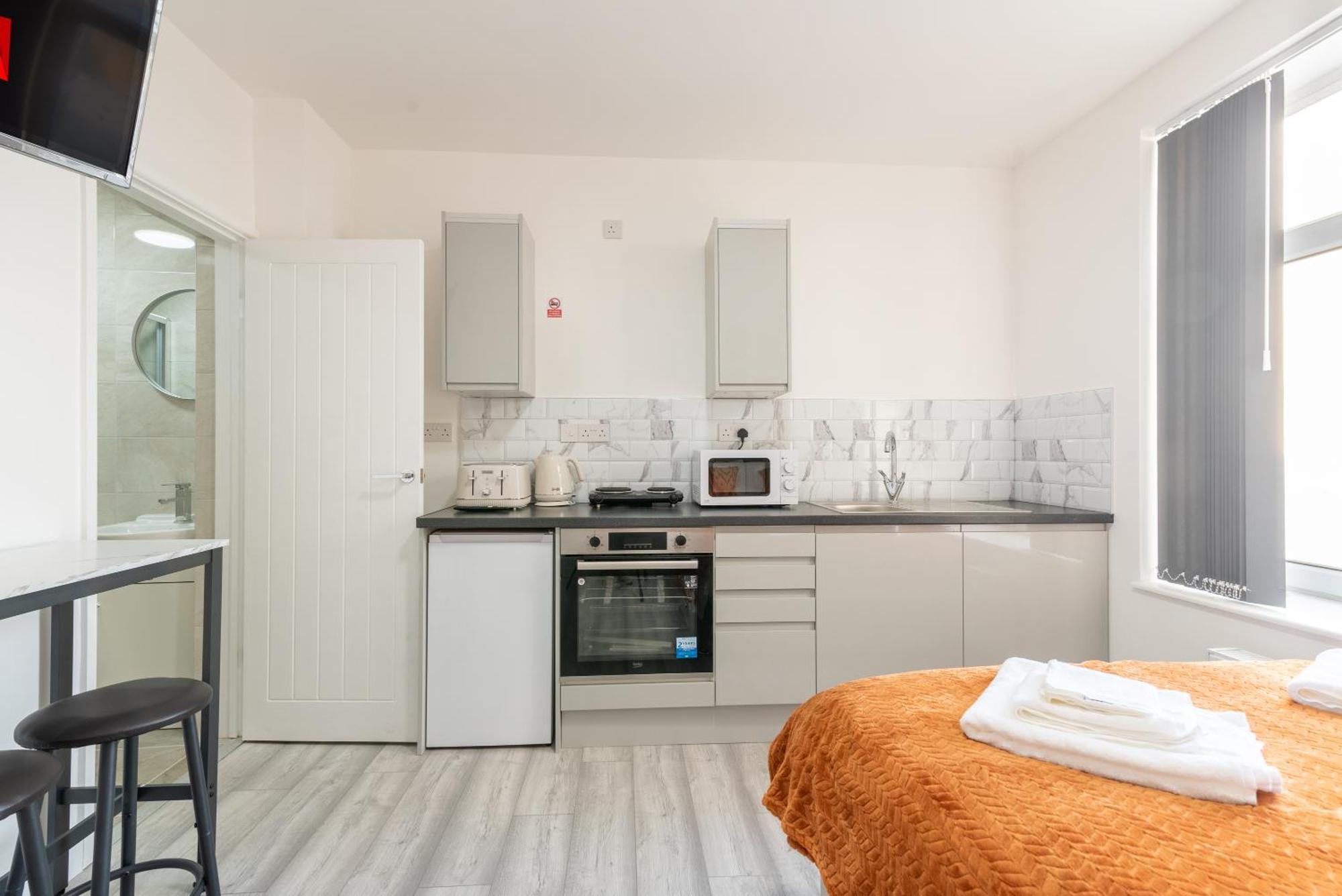 Cosy Cardiff Apartments - Garden Lounge Exteriör bild