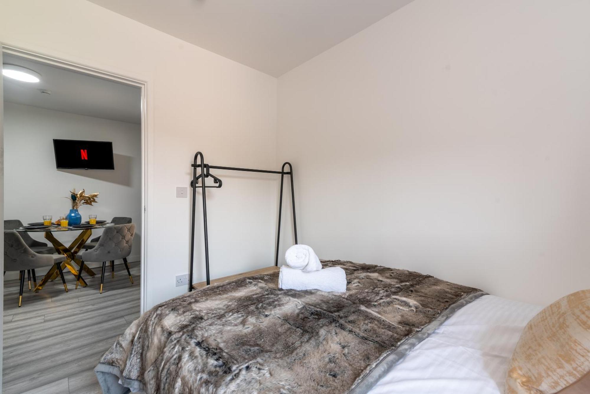 Cosy Cardiff Apartments - Garden Lounge Exteriör bild