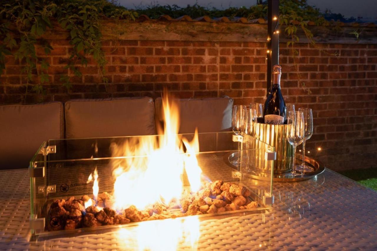 Cosy Cardiff Apartments - Garden Lounge Exteriör bild