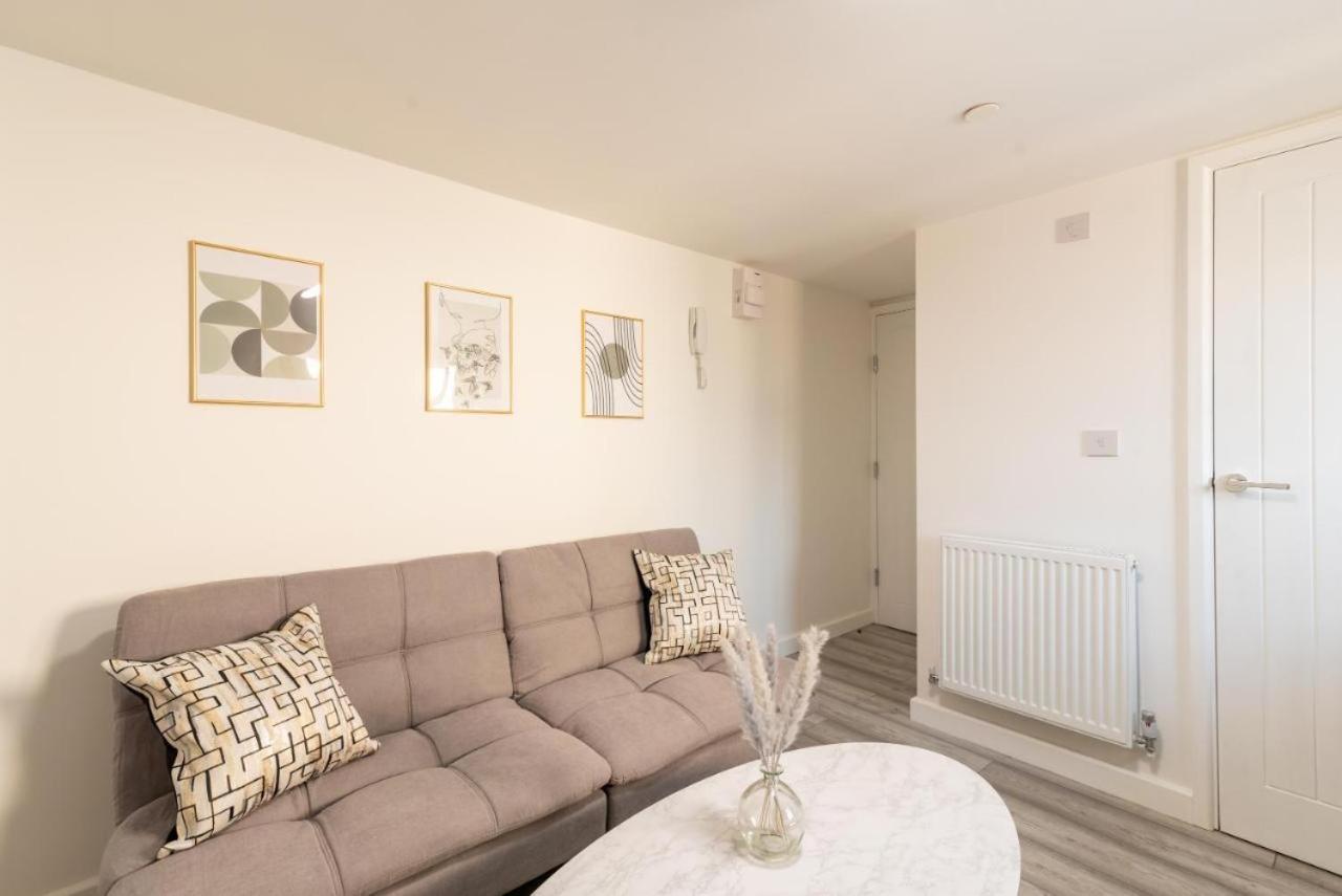 Cosy Cardiff Apartments - Garden Lounge Exteriör bild