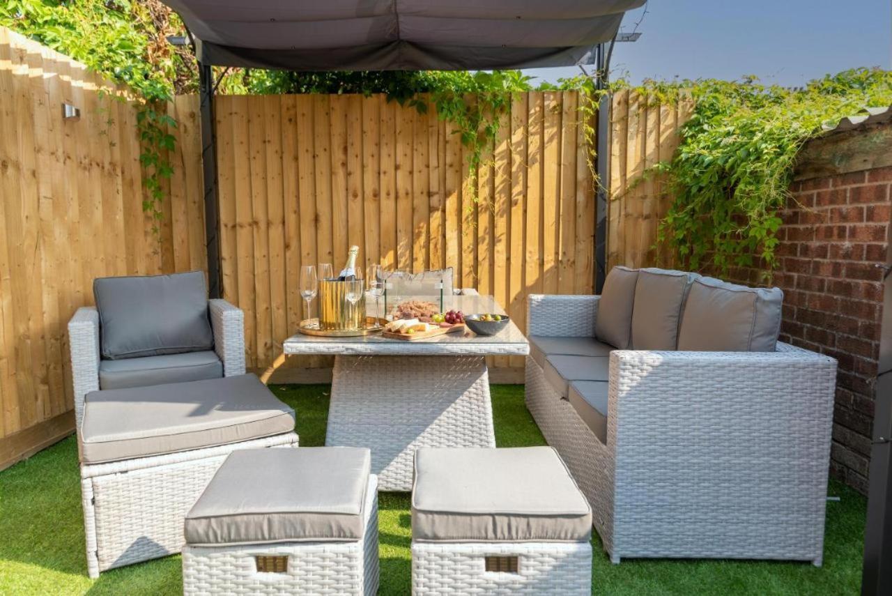 Cosy Cardiff Apartments - Garden Lounge Exteriör bild
