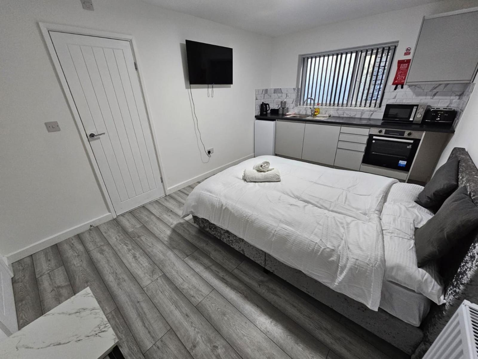 Cosy Cardiff Apartments - Garden Lounge Exteriör bild